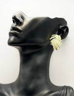 Best fashion jewelry in UAE chunky gold stud earrings for women.