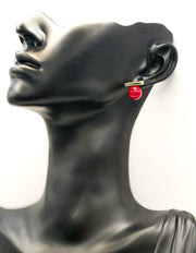 Close-up of premium hypoallergenic imitation jewelry featuring a modern T-bar design.