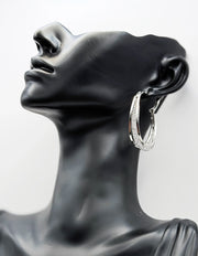 Best fashion jewelry in UAE silver hoops with S925 silver needles.