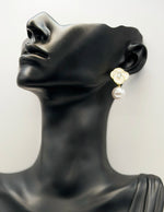 Everyday luxury jewelry uae romantic bow earrings from best jewelry shop in UAE.