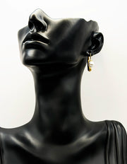 Biya Accessoires 18K gold plated teardrop pearl hoop earrings for women.