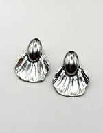 Biya Accessoires artificial jewellery online dubai gilded silver shell statement studs.