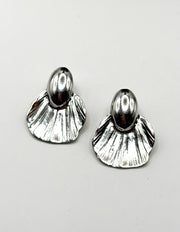 Biya Accessoires artificial jewellery online dubai gilded silver shell statement studs.