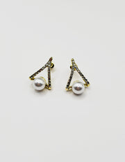 Biya Accessoires gold plated fashion jewelry wishbone pearl earrings for women.