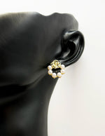 Best fashion jewelry in UAE floral pearl earrings for women.