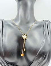 Waterproof non-tarnish artificial gold jewelry floral pendant in a luxury gift box.