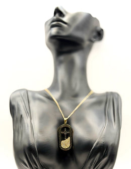 Everyday luxury fashion jewelry with durable PVD gold coating in the UAE.