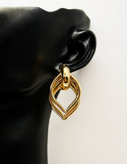 Everyday luxury jewelry uae minimalist modern hoops from best jewelry shop in UAE.