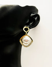 Biya Accessoires artificial jewellery online dubai geometric pearl drop earrings.