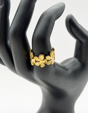 Hypoallergenic non-tarnish high polish sculpted flower ring UAE.