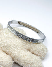 Waterproof silver minimalist cubic zirconia bracelet for women Dubai.