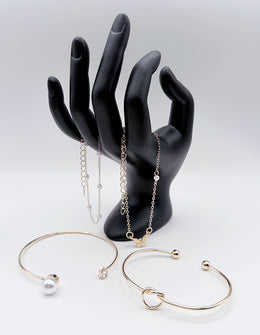 Non-tarnish gold statement jewelry set with heart and infinity motifs for women Dubai.