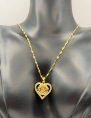 Romantic luxury gold jewelry gift for her in Dubai.