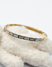 Waterproof gold alternating pearl and crystal scale bracelet for women Dubai.