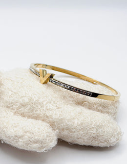 Waterproof gold geometric channel set crystal bracelet for women Dubai.