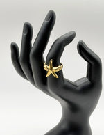 Waterproof gold minimalist sea star adjustable ring for women Dubai.