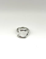 Waterproof silver liquid metal abstract ring by Biya Accessoires.