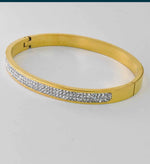 Elegant 18K gold bracelet for women Canada gift ideas